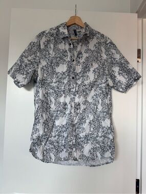 H&M Short-Sleeve Button-Down Shirt